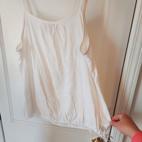 Embroidered Ivory Tank - Picture 4 of 10